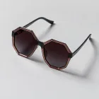 En Vogue Hexagon Sunglasses