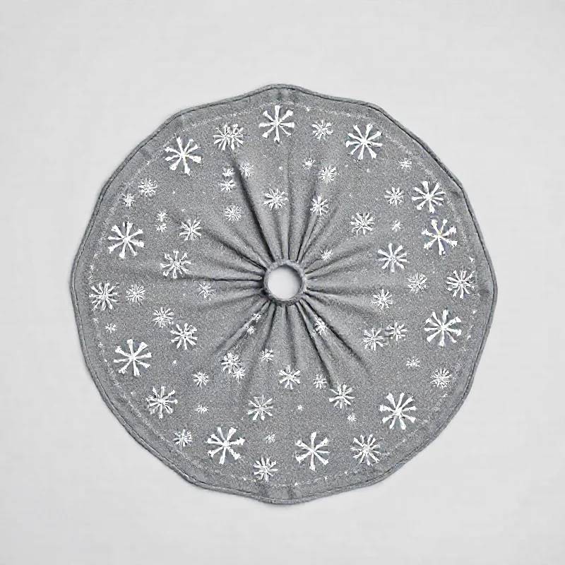 Christmas Tree Skirt with Snowflakes
